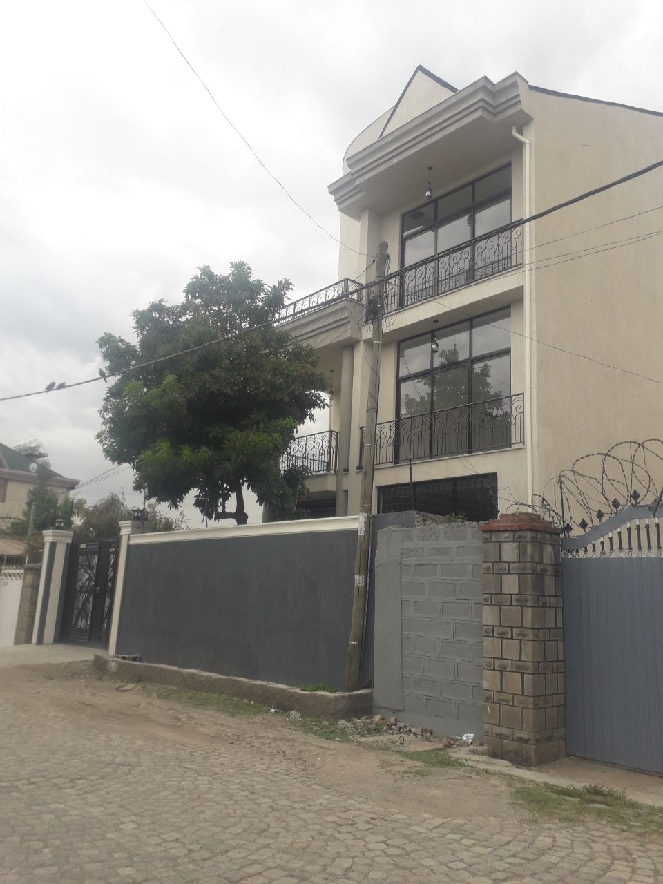7 Bedrooms House For Rent In Bole, “Ministroch Sefer”